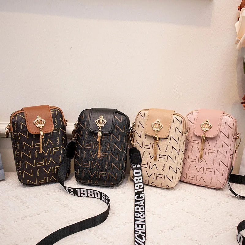 Trendy ladies bags, stylish casual tassel-embellished letter strap, printed crossbody bag