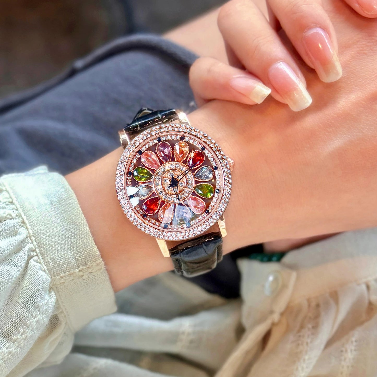 Women's Quartz Watch With Colorful Rhinestone Inlay, Featuring An Alluring Rotatable Dial, Durable